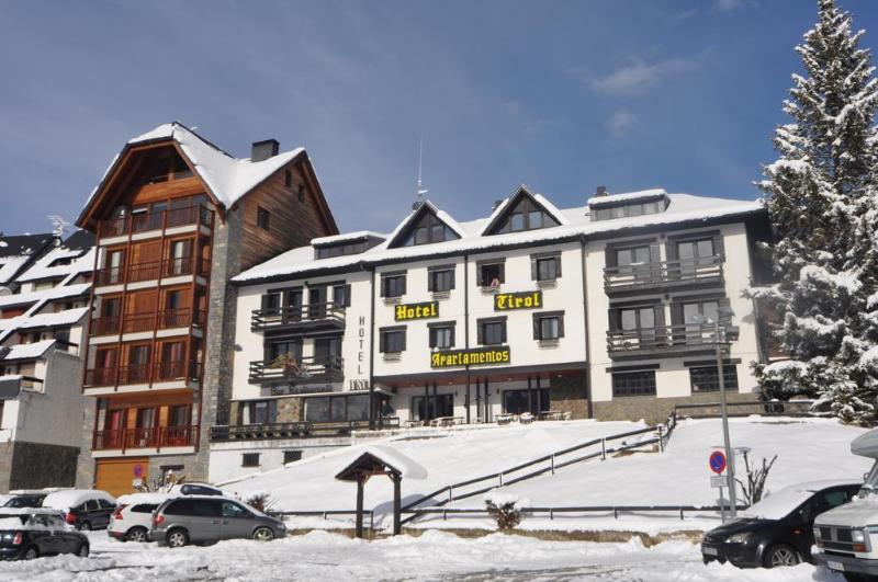 Hotel Tirol Formigal Buitenkant foto